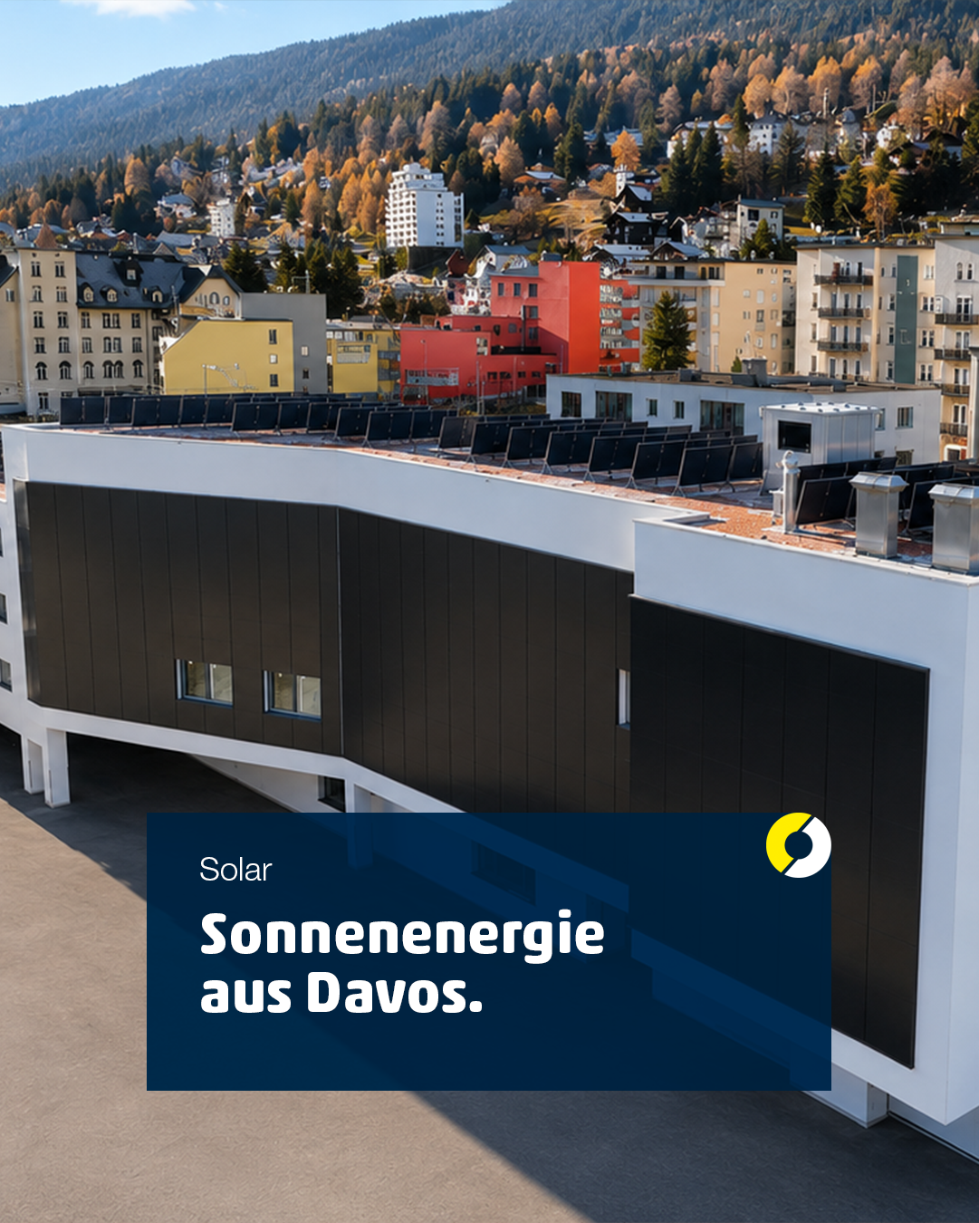 Gebäude in Davos mit PV-Anlage von Hablützel Gebäudetechnik AG