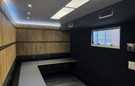 habluezel-referenz-stagelight-container-klimaanlage-innen-fertig